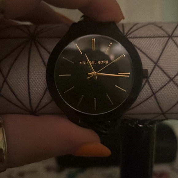 Michael Kors Watch - Picture 3 of 3